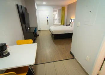 Studio 6 Extended Stay - Coral Springs, FL - Fort Lauderdale hotel thumbnail 4