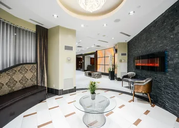 Sarkar Suites - 310 Burnhamthorpe Road hotel thumbnail 3