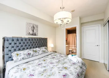 Sarkar Suites - 310 Burnhamthorpe Road hotel thumbnail 5