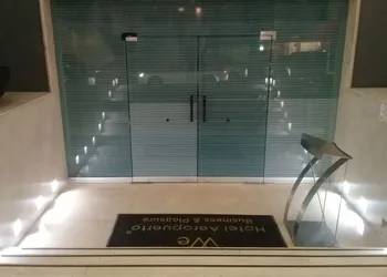 We Hotel Aeropuerto hotel thumbnail 3