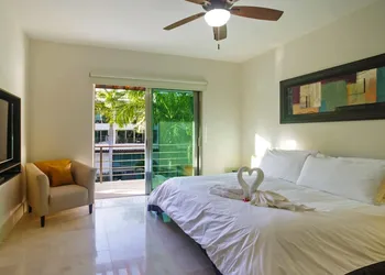 Luxury Condo Boutique hotel thumbnail 8