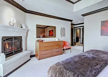 Iconic 5 Bedroom Penthouse at the Ritz-Carlton by RedAwning hotel thumbnail 2