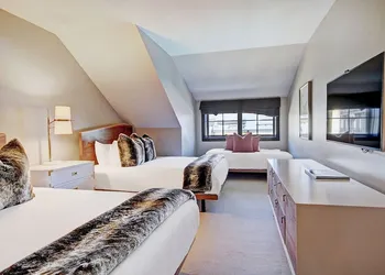 Iconic 5 Bedroom Penthouse at the Ritz-Carlton by RedAwning hotel thumbnail 6