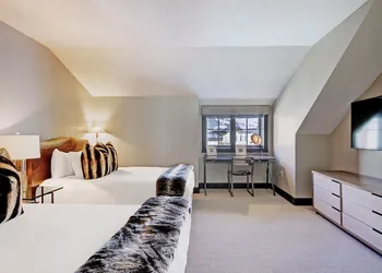 Iconic 5 Bedroom Penthouse at the Ritz-Carlton by RedAwning hotel thumbnail 8