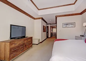 3 BR Luxury Ritz-Carlton Condo w/ Mountain Views by RedAwning - Save 20% on 7+ Nights! hotel thumbnail 3