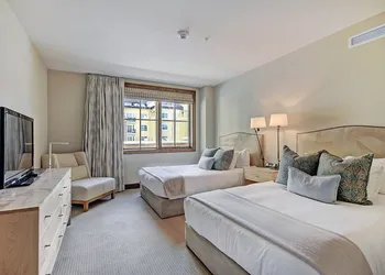 3 BR Luxury Ritz-Carlton Condo w/ Mountain Views by RedAwning - Save 20% on 7+ Nights! hotel thumbnail 4