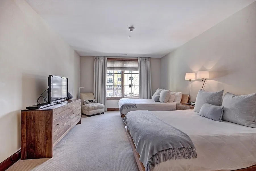 3 BR Luxury Ritz-Carlton Condo w/ Mountain Views by RedAwning - Save 20% on 7+ Nights! hotel detail image 6