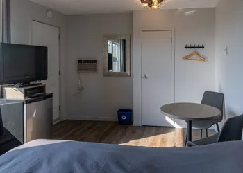 Le Fraser Motel hotel thumbnail 6