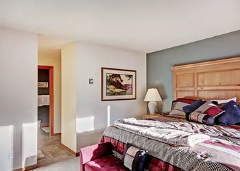 2019 Lodgepole 2 Bedroom Condo by RedAwning hotel thumbnail 5