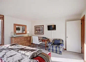 2019 Lodgepole 2 Bedroom Condo by RedAwning hotel thumbnail 6
