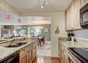 2019 Lodgepole 2 Bedroom Condo by RedAwning hotel thumbnail 7