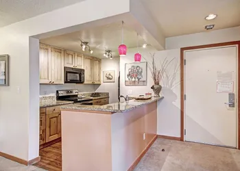 2019 Lodgepole 2 Bedroom Condo by RedAwning hotel thumbnail 8