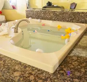 Luxe Inn and Suites hotel detail image 4