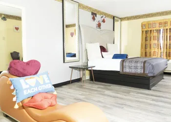 Luxe Inn and Suites hotel thumbnail 7