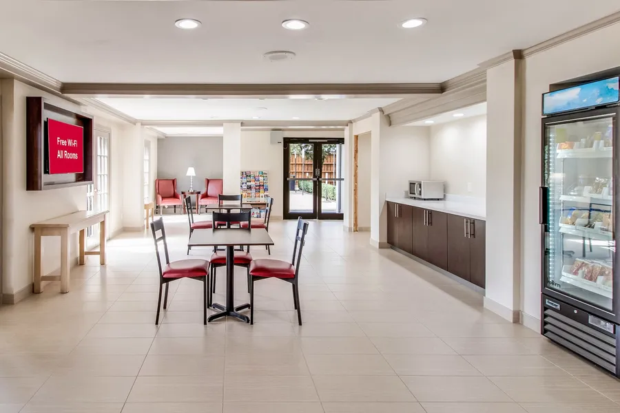 Red Roof Inn PLUS+ Dallas – Addison hotel detail image 2