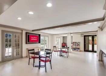 Red Roof Inn PLUS+ Dallas – Addison hotel thumbnail 3