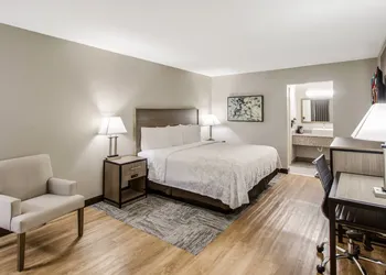 Red Roof Inn PLUS+ Dallas – Addison hotel thumbnail 6