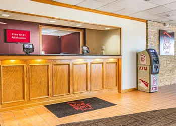 Red Roof Inn Ashtabula - Austinburg hotel thumbnail 2