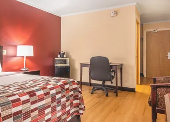 Red Roof Inn Ashtabula - Austinburg hotel thumbnail 7