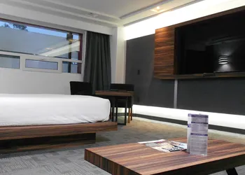 Suites Inn La Muralla Metepec hotel thumbnail 3