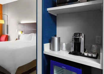 Holiday Inn Express & Suites Sanford- Lake Mary by IHG hotel thumbnail 6
