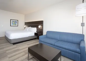 Holiday Inn Express & Suites Firestone Longmont by IHG hotel thumbnail 6