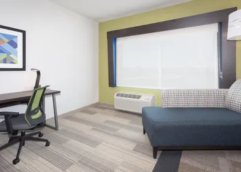 Holiday Inn Express & Suites Firestone Longmont by IHG hotel thumbnail 8