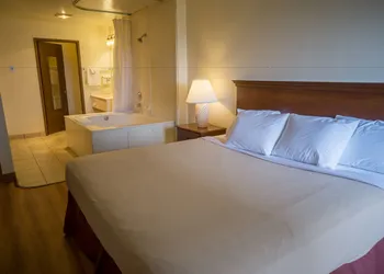 Sunnyside Inn & Suites hotel thumbnail 7