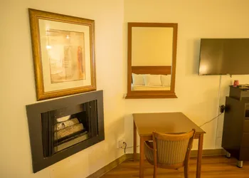Sunnyside Inn & Suites hotel thumbnail 8