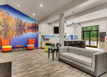 Clarion Pointe on the lake Clarksville-South Hill West hotel thumbnail 5