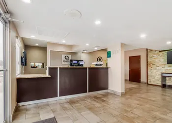 Quality Inn & Suites I-10 Near Fiesta Texas hotel thumbnail 2