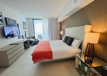 Hyde Resort and Residences, OceanMiami Collection hotel thumbnail 4