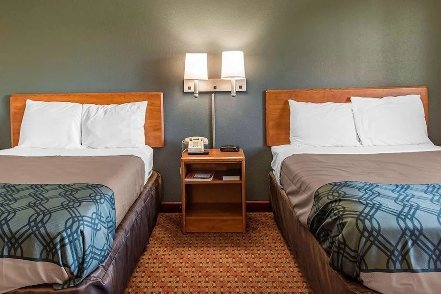 Travelers Lodge & Suites hotel detail image 2