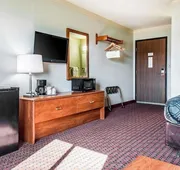 Travelers Lodge & Suites hotel detail image 3