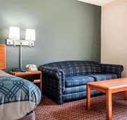 Travelers Lodge & Suites hotel detail image 4