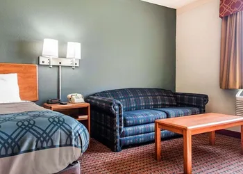 Travelers Lodge & Suites hotel thumbnail 4