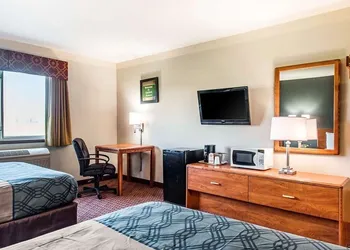 Travelers Lodge & Suites hotel thumbnail 6