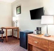 Travelers Lodge & Suites hotel detail image 7