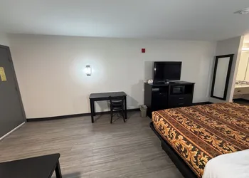 Sunset Inn hotel thumbnail 7