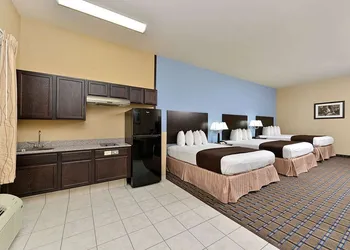 Western Inn & Suites hotel thumbnail 3