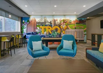 Tru by Hilton Troy Detroit hotel thumbnail 4