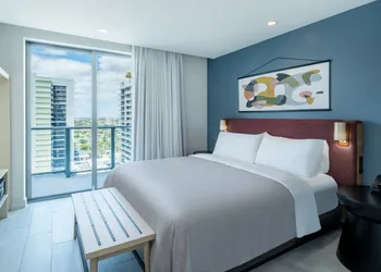 Atwell Suites Miami Brickell by IHG hotel thumbnail 3