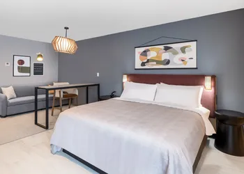 Atwell Suites Miami Brickell by IHG hotel thumbnail 4