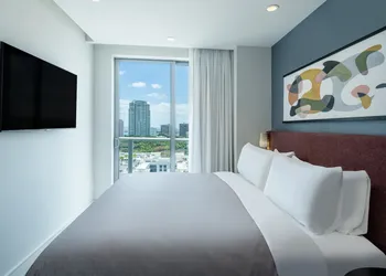 Atwell Suites Miami Brickell by IHG hotel thumbnail 5