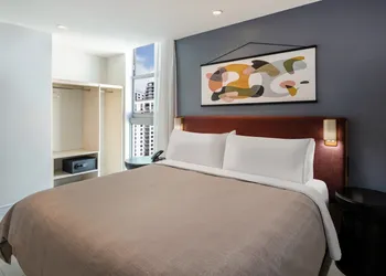 Atwell Suites Miami Brickell by IHG hotel thumbnail 7