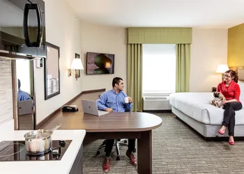 Candlewood Suites West Edmonton - Mall Area by IHG hotel thumbnail 2