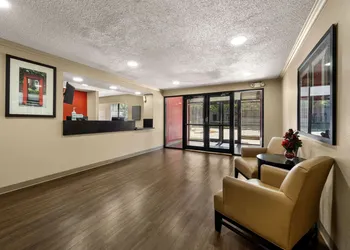 Suburban Studios Houston North I-45 hotel thumbnail 2