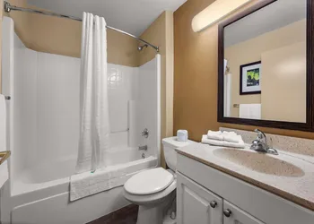 Suburban Studios Houston North I-45 hotel thumbnail 6