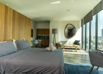 Suites BQ hotel thumbnail 3