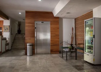Estanza Hotel & Suites hotel thumbnail 3